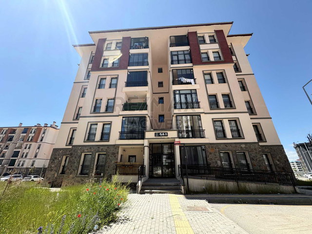 RE/MAX LACİVERT'TEN OSMANGAZİ TOKİ'DE EŞYALIKİRALIK 2+1 DAİRE