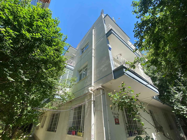 BAŞÇAVUŞ SOKAKTA YAPILI SATILIK 3+1 DAİRE