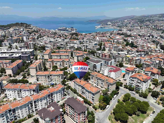 KUŞADASI ALTINGÜVERCIN SITESI’NDE SATILIK FERAH 2+1 DAIRE