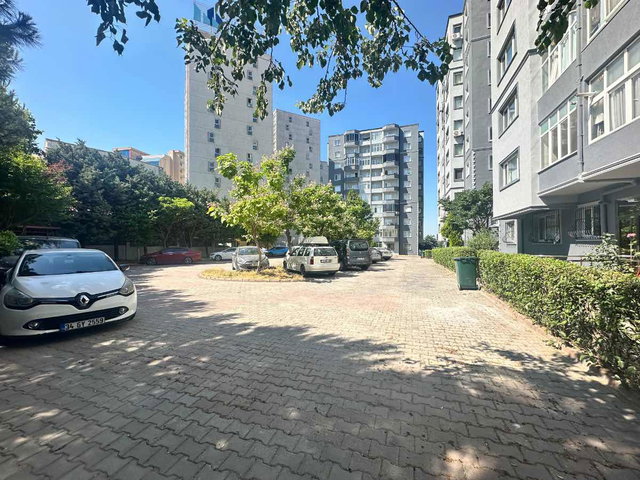 GÜZELMEVSİM SİTESİSİ  SATILIK 3+1 GİRİŞ  DAİRE