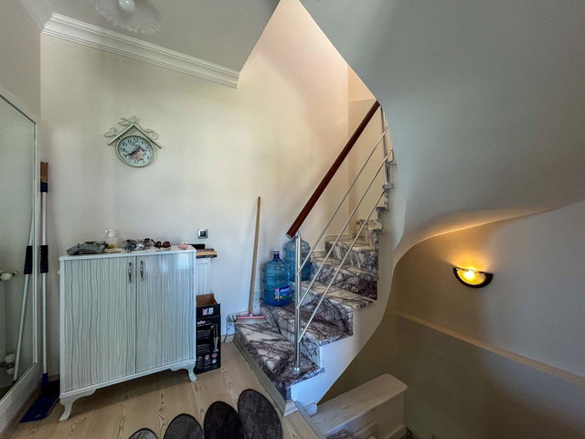 ALIÇETINKAYA'DA SATILIK DENIZE YÜRÜME MESAFESINDE TRIPLEX VILLA