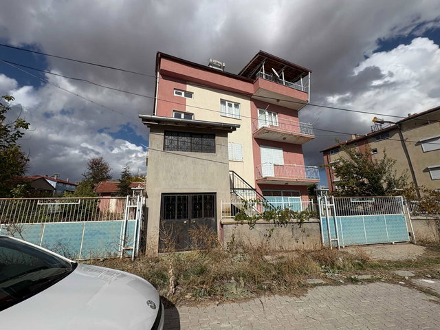 REMAX MAVI'DEN DIŞLI'DE SATILIK MÜSTAKIL BAHÇELI EV