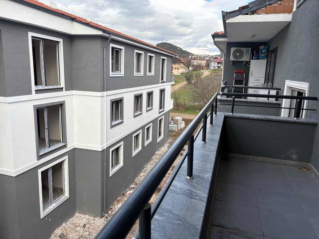REMAX MAVI ELIF ŞENGUL KAPLAN'DAN GEYVE TEPECIKLERDE SIFIR DAIRE