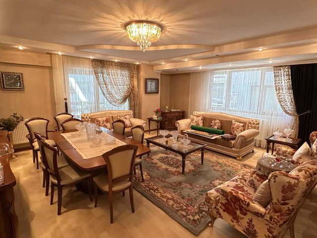 REMAX MODEL DEN KIBRIS ŞEHITLERI CADDESINDE 4.5+1 SATILIK DAIRE