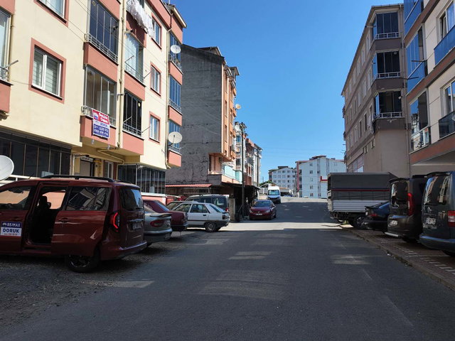 ŞIRINEVLER MAHALLESI’NDE ATA SANAYI YAKINI SATILIK 3+1 GENIŞ DAIRE