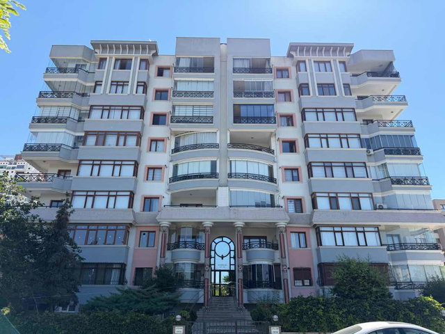 ÇUKURAMBAR MERKEZİ KONUMDA MANZARALI SATILIK 4+1 DAİRE