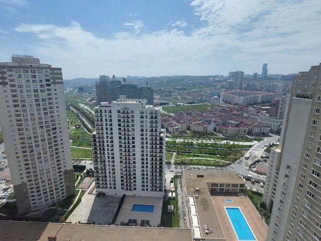METROBÜSE YAKIN KİRALIK 1+1 DAİRE TERASLI VE KAPALI BALKONLU