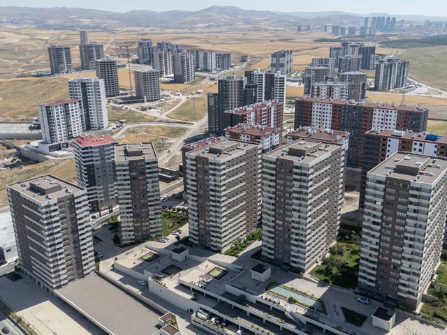 CUMHURİYET MAH. KAŞMİR YONCA SİTESİ’NDE SATILIK 5+1 DAİRE
