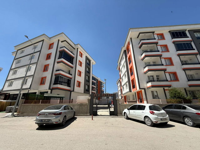 REMAX ILKE'DEN KOMBINA'DA 3+1 SATILIK DAIRE