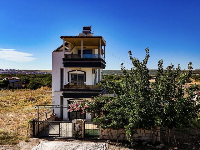 DİDİM YEŞILKENT’TE EŞYALI 3+1  ÇİFT TERASLI VİLLA