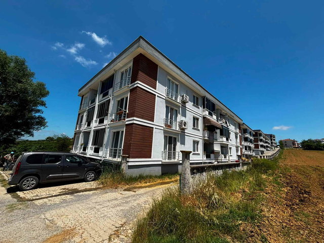 REMAXHÜR ESRA ZURNACIDAN FERIZLIDE GENIŞ SATILIK 2+1 FIRSAT DAIRE