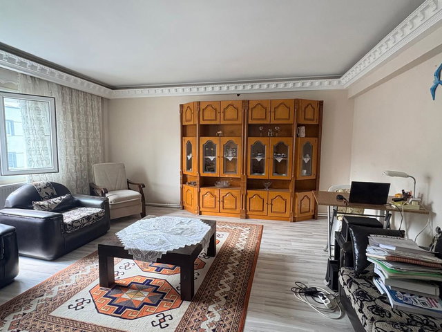 KONAK YEŞİLLİK CADDESİ’NDE MERKEZİ KONUMDA 3+1 DAİRE