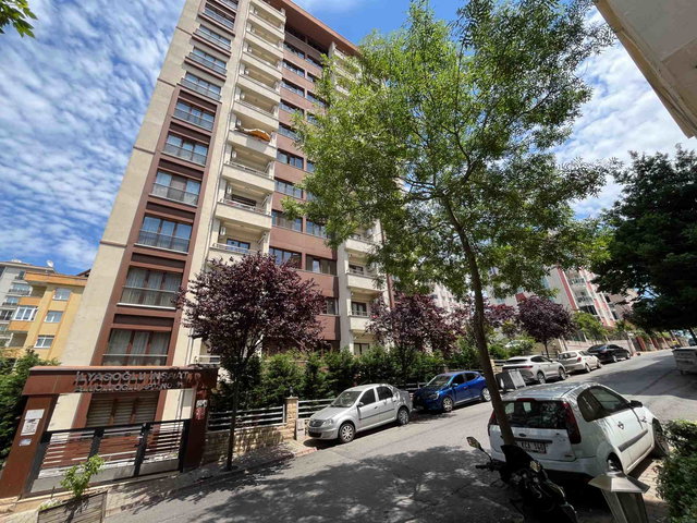 ÜMRANIYE MEHMETAKIF MAH.ELAMIŞ CAD.4+1 BALKONLU İSKANLI 145 M2