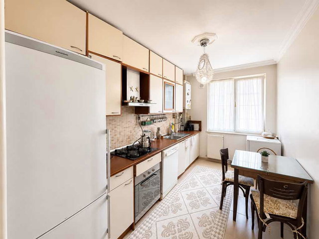 BEYLİKDÜZÜ’NDE SİTE İÇİNDE 1+1 | 80 M² NET | 5. KAT | BALKONLU | BOŞ & EŞYASIZ