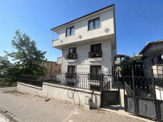 RE/MAX ŞEHİR YALOVA'DAN BAĞLARBAŞINDA 1+1 EŞYALI KİRALIK DAİRE
