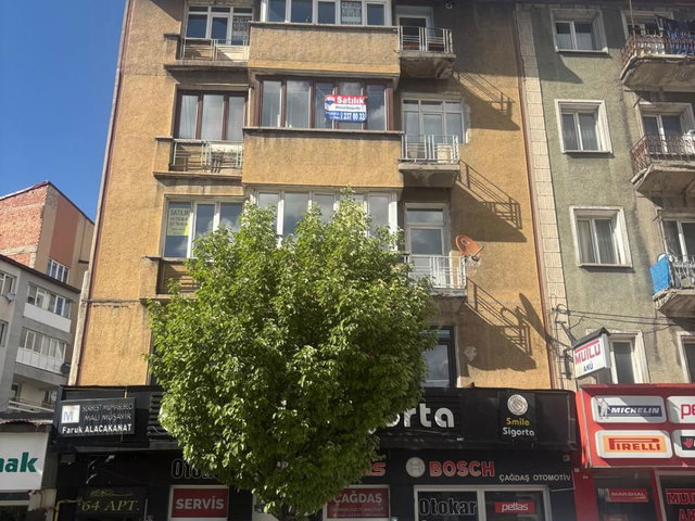 REMAX İLKE'DEN ŞEHIR MERKEZI'NDE 3+1 SATILIK ARA KAT DAIRE