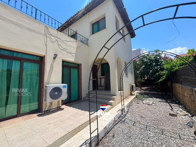 GİRNE ESENTEPE’DE EŞYALI 4+1 MÜSTAKİL VİLLA 165 M²  700M² ARAZİ İÇİNDE