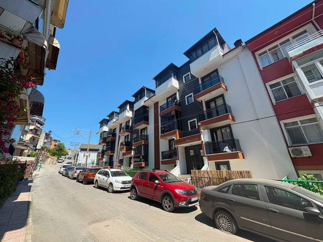 REMAX EFFECT ' TEN İZMİT ZABITAN MAH. ÇATI DUBLEKS 3+1 DENİZ MANZARALI KİRALIK DAİRE