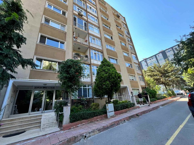ATAŞEHIR ACARLAR SITESI METRO YANI 3+1 BALKONLU ARSA PAYI 100M2