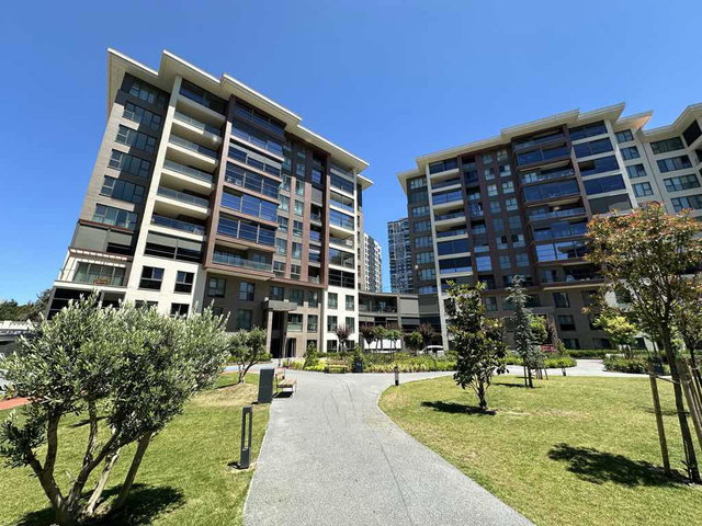 REMAX ASHİLL LİMONLU BAHÇE KONAKLARI ÖNÜ AÇIK KİRALIK 2+1