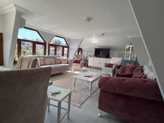 REMAX MAVİ'DEN ARİFİYE NEVİYE KOMPLE TİCARİ + KONUT BİNASI