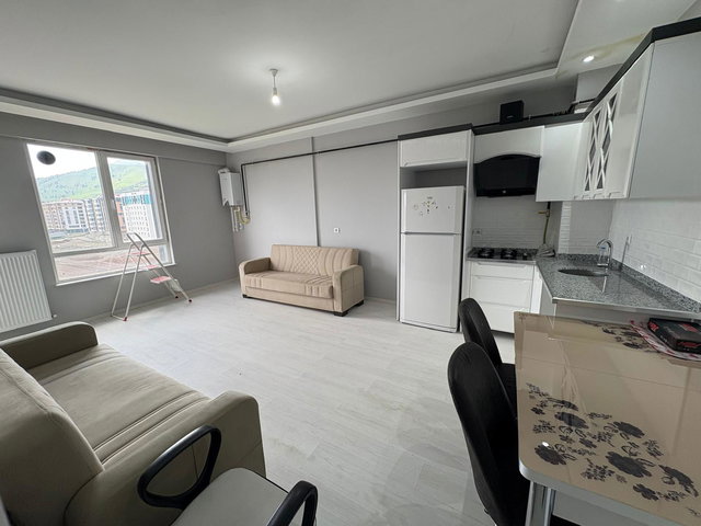REMAX İLKE'DEN YILDIZKENT'TE 1+1 GENİŞ KİRALIK LÜX DAİRE