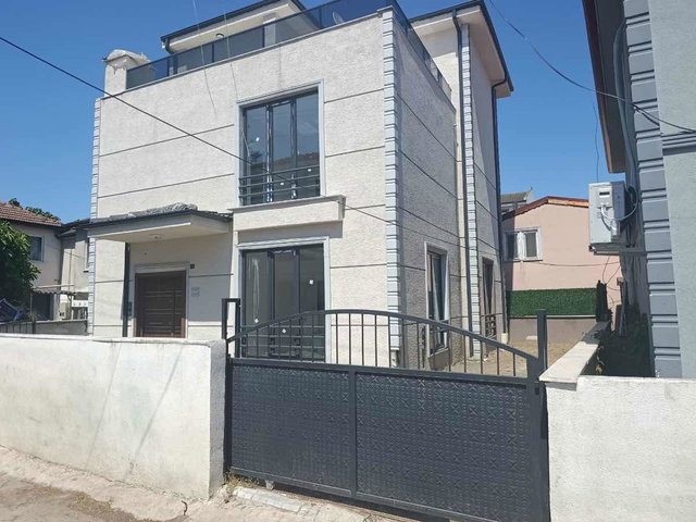 ADATIP HASTANESİNE ÇOK YAKIN 5+1 TRİPLEX SIFIR VİLLA