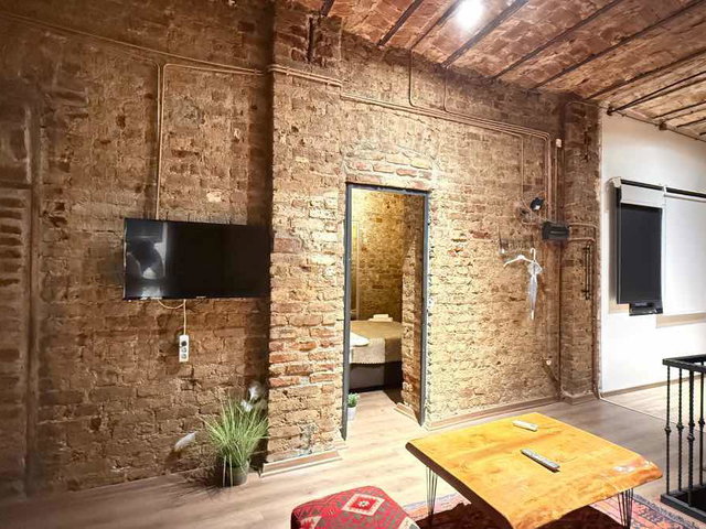 GALATA'DA RESTORE EDİLMİŞ FULL EŞYALI KİRALIK 3+2 DUBLEKS DAİRE