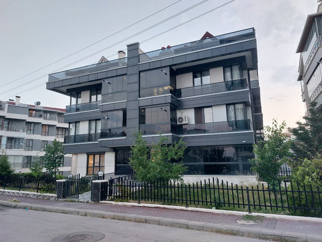 BIRLIK MAH.450.CAD. YAKINI 135M² ÖZEL YAPILI 3.5+1 SATILIK DAIRE