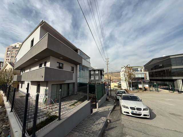 YAŞAMKENT’TE HERŞEY DAHİL BAHÇELİ 1+1 EŞYALI KİRALIK DAİRE