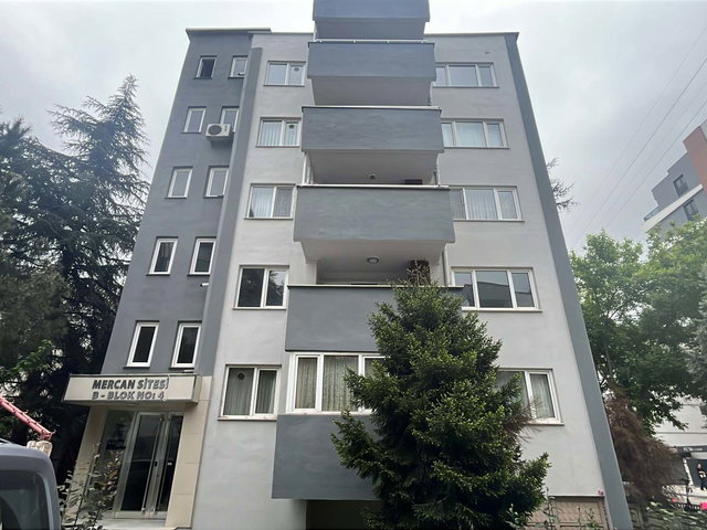 REMAX BEYAZ MEDIA MARKET KARŞISINDA KİRALIK DAIRE