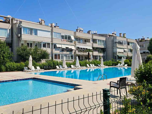 MALTEPE KASTEL DRAGOS SAHİL SİTESİ EŞYALI KİRALIK DAİRE HAVUZ CEPHELİ