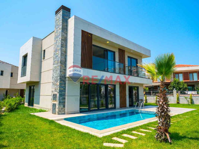 ŞILE'DE 1.SINIF MALZEME İLE YAPILMIŞ 5+1 ÖZEL HAVUZLU VİLLALAR