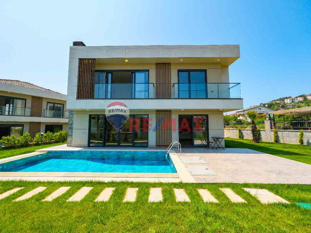 ŞILE'DE 1.SINIF MALZEME İLE YAPILMIŞ 5+1 ÖZEL HAVUZLU VİLLALAR