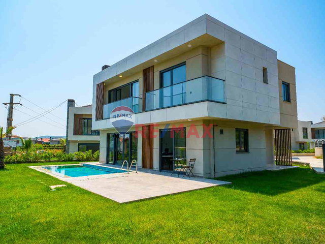 ŞILE'DE 1.SINIF MALZEME İLE YAPILMIŞ 5+1 ÖZEL HAVUZLU VİLLALAR