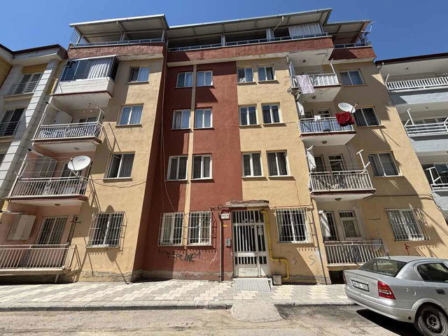 BAŞHARIK MAHALLESİNDE ARA KAT KİRALIK 3+1 DAİRE
