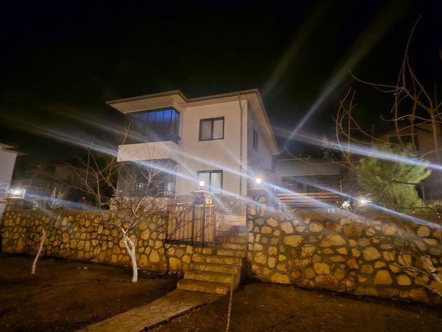 REMAX RİNA'DAN GÖZNE YAYLASINDA 600M² ARSA İÇERİSİNDE 4+1 VİLLA