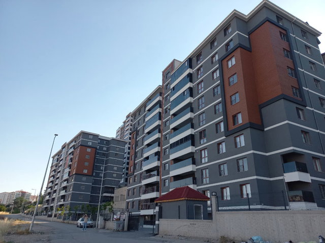 FAHRİ KORUTÜRKTE PARK VALLEY TOWERSDA SATILIK 3+1 DAİRE