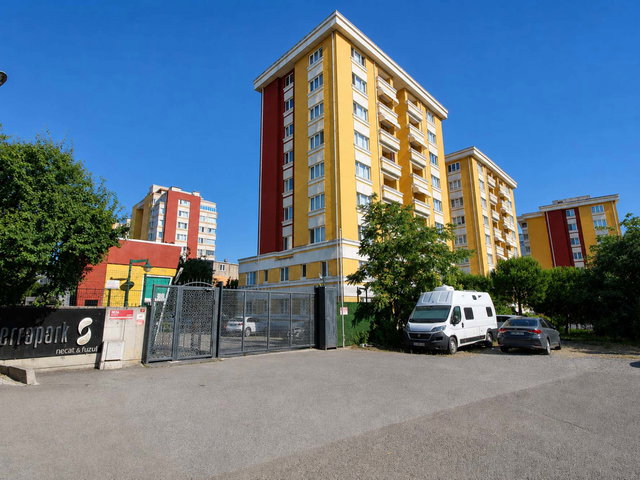 SERRAPARK 1'DE METROYA YAKIN 3+1 ÇİFT BALKONLU ARA KAT DAİRE