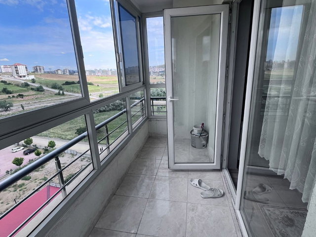 SATILIK YAKACIK 3+1 EBEVEYN BANYOLU KAPALI TERAS BALKONLU DAİRE