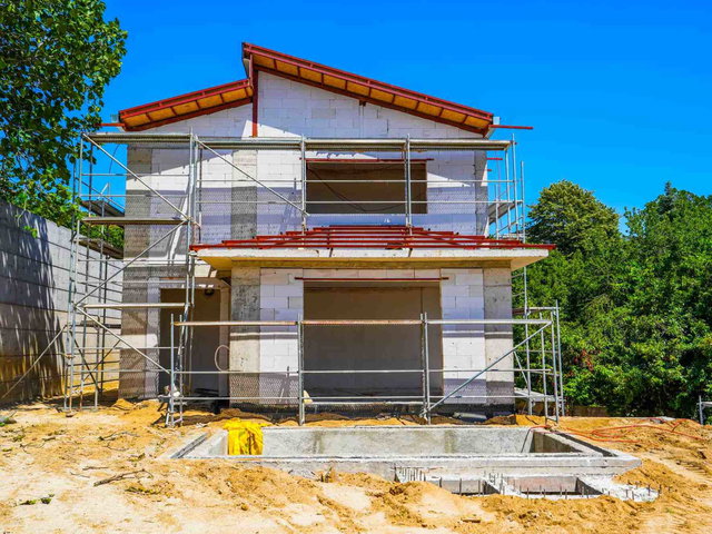 ÇAVUŞBAŞI'NDA MÜSTAKIL HAVUZLU, 480M² ARSA İÇINDE SIFIR VILLA