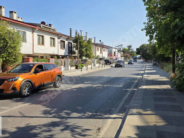 CAMİ MAHALLESİNDE "ALBATROS SİTESİNDE" SATILIK VİLLA
