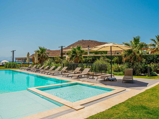 BODRUM AKYARLAR’DA SATILIK EŞYALI 4+1 LÜKS VİLLA DENİZE SIFIR SİTEDE