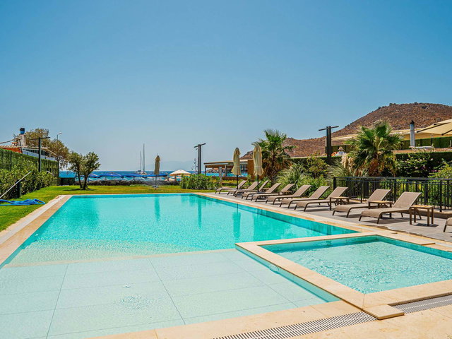 BODRUM AKYARLAR’DA SATILIK EŞYALI 4+1 LÜKS VİLLA DENİZE SIFIR SİTEDE