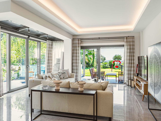 BODRUM AKYARLAR’DA SATILIK EŞYALI 4+1 LÜKS VİLLA DENİZE SIFIR SİTEDE