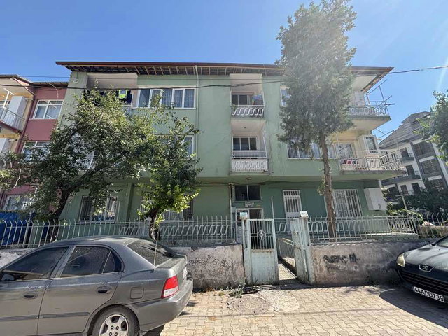 İSTİKLAL MAHALLESİNDE ARA KAT KİRALIK 2+1 DAİRE