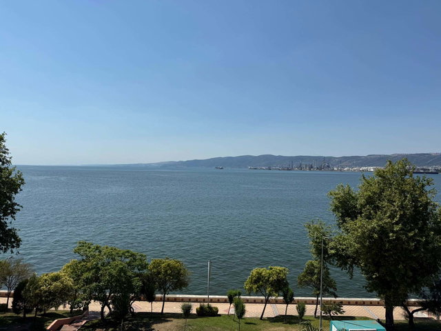 YÜZBAŞILAR'DA DENİZE SIFIR KAPANMAZ MANZARALI 3+1 SATILIK DAİRE