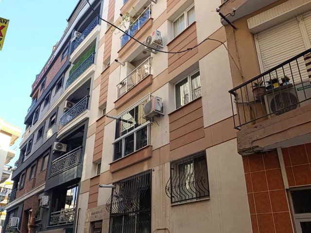 29 KARŞIYAKA DEDEBAŞI'NDA ASANSÖRLÜ BINA'DA 2+1 SATILIK DAIRE