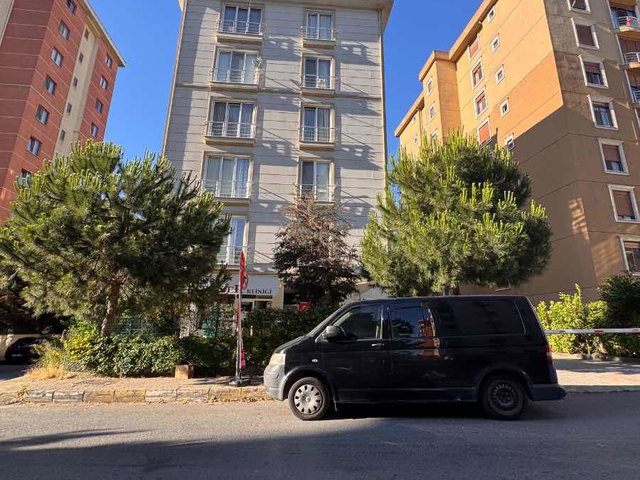 ATAŞEHİR İÇERENKÖY METRO DURAĞINA ÇOK YAKIN SATILIK 3+1 DAİRE