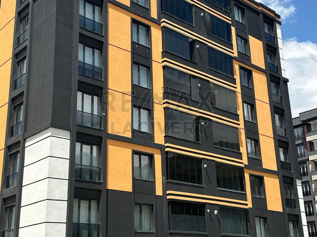RE/MAX LACİVERT'TEN AKMİR İNŞAAT'TA SATILIK 4+1 DAİRE